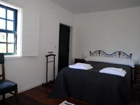 Casa Pequena De Figueiro *