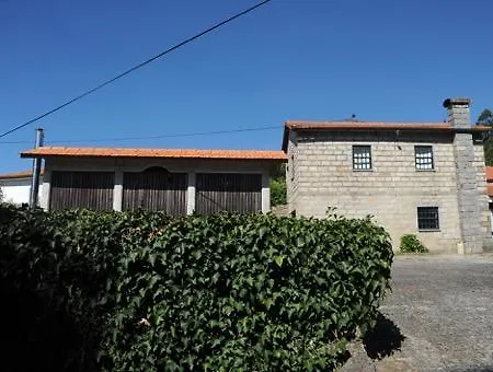 Casa Pequena De Figueiro